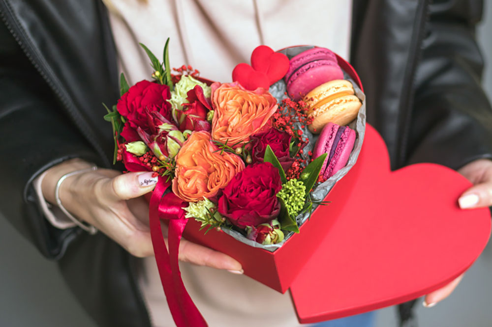 ارسال هدیه و گل در روز ولنتاین