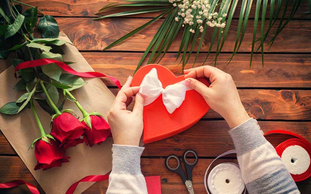 ارسال هدیه و گل خاص در روز ولنتاین